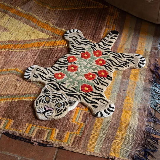 Doing Goods Teppich - Tapis Amis - Floral Weißer Tiger Klein