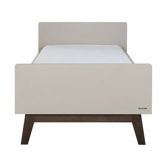 Kidsmill Sixties Kinderzimmer Oatmeal /Walnuß | Bett 90 x 200 cm + Schrank 2 - türig