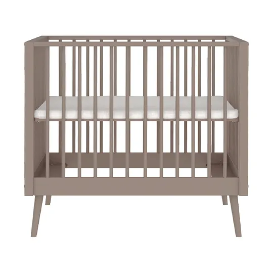 Europe Baby Evy Laufstall Chestnut