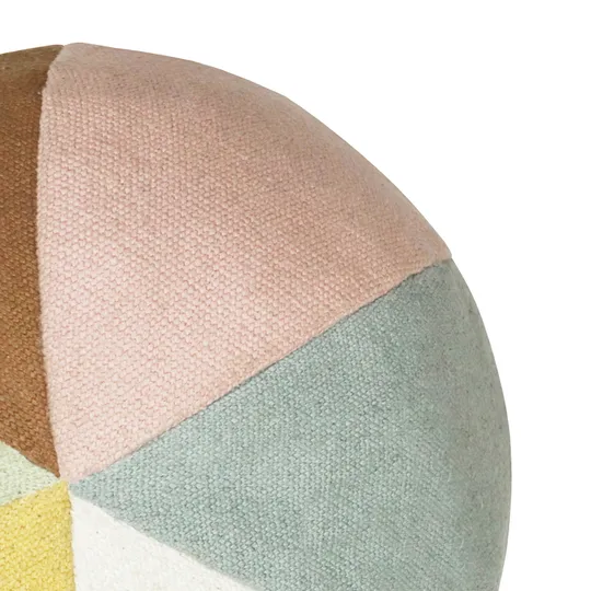 Lorena Canals Spielball
