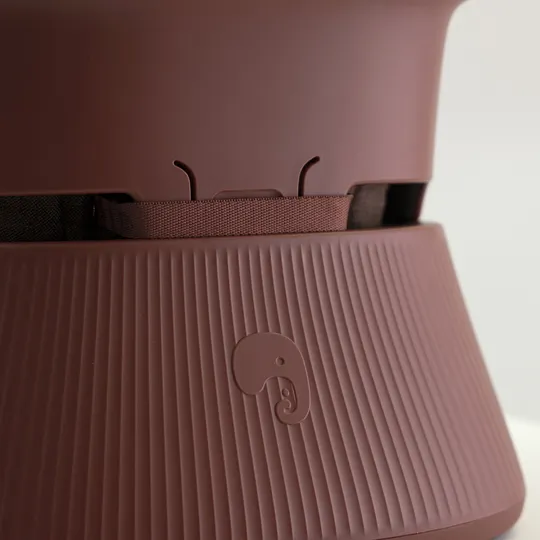 Hannie Tragbarer Hochstuhl– Mahogany Red