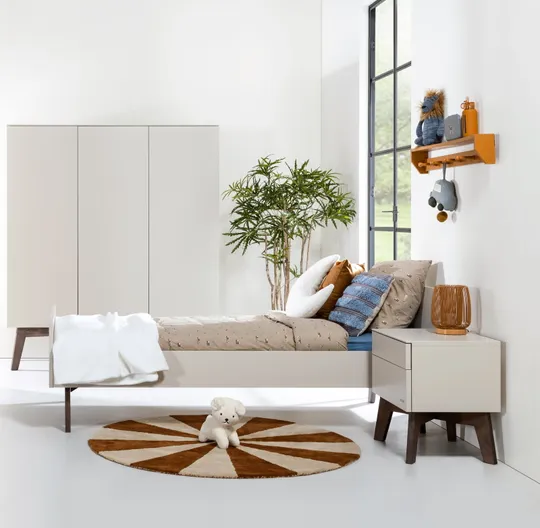 Kidsmill Sixties Kinderzimmer Oatmeal / Walnut | Bett 90 x 200 cm + Schreibtisch