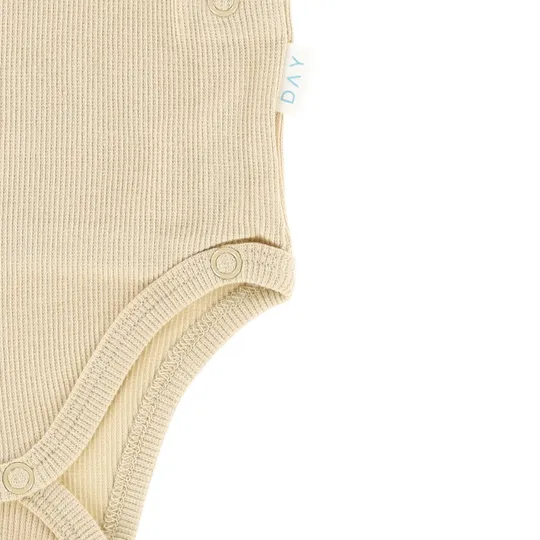 DAY Wickelbody Kurzarm Rib - Gr. 74/80 - Cappuccino