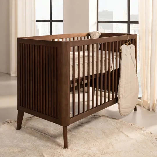 Kidsmill Tune Babyzimmer - mit Latten - Walnuss