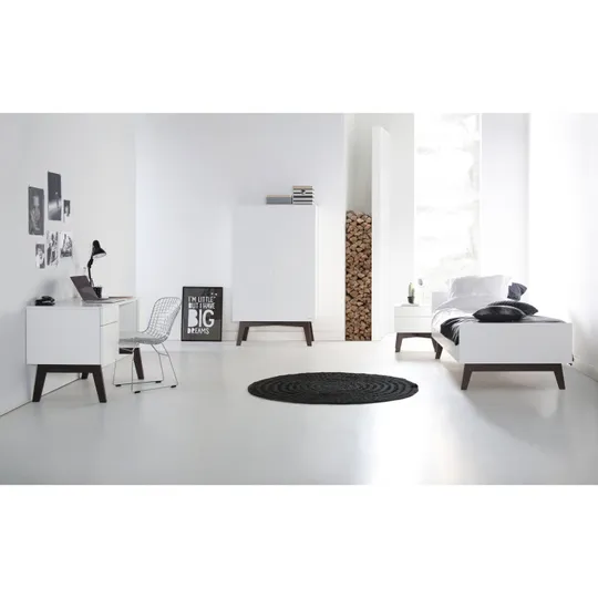 Kinderzimmer Sixties Mattweiß / Walnuss – Bett 90 x 200 cm – Schreibtisch - Schrank 3-Türig