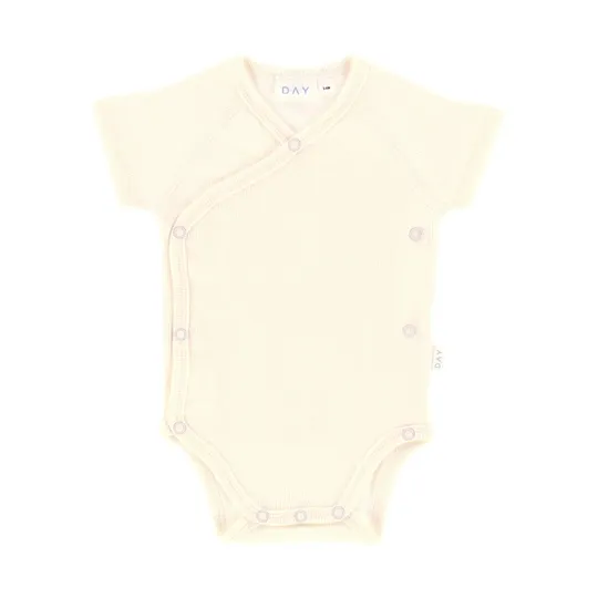 DAY Wickelbody Kurzarm Rib - Gr. 50/56 - Cream