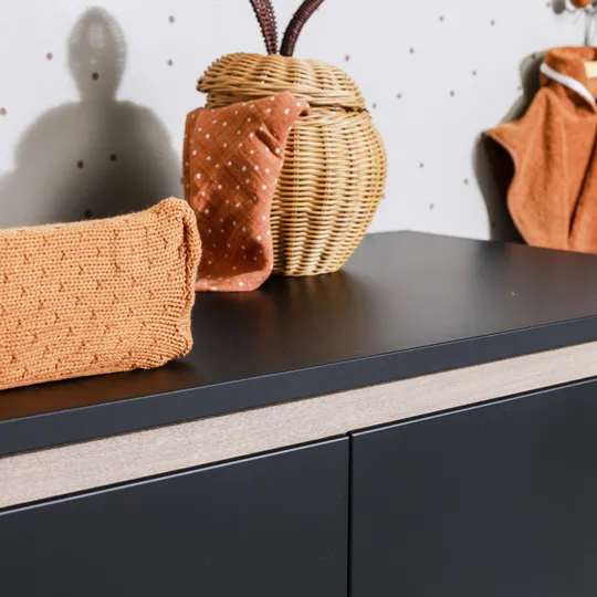 Europe Baby Sterre Kommode XL Schwarz / Eiche