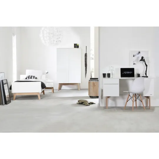 Kinderzimmer Sixties Mattweiß / naturbelassen – Bett 90 x 200 cm –  Schrank 2-Türig