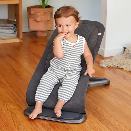 Ergobaby Evolve Wippstuhl Charcoal Grey