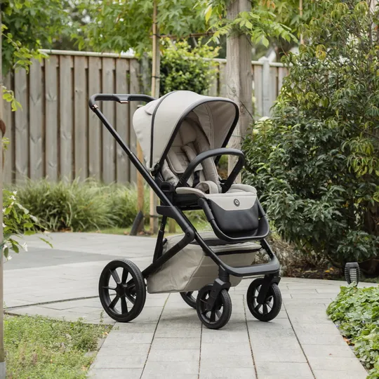 Qute Q-Rider Plus 4-in-1 Kinderwagen | Kidsriver Curve Babyschale | Kidsriver Isofix Basis