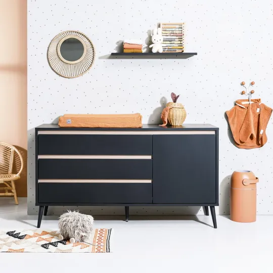 Europe Baby Sterre Kommode XL Schwarz / Eiche