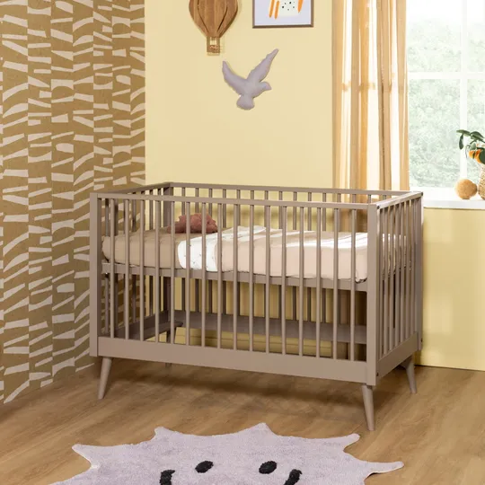 Europe Baby Evy Babybett Chestnut 60 x 120 cm