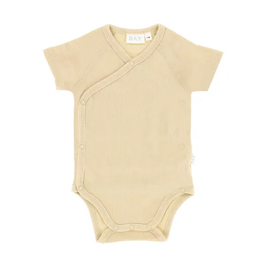 DAY Wickelbody Kurzarm Rib - Gr. 62/68 - Cappuccino