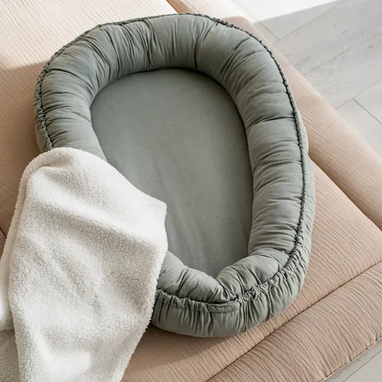 Julius Zöllner Babynestchen NIDO - Uni Aloe - 70x45 cm