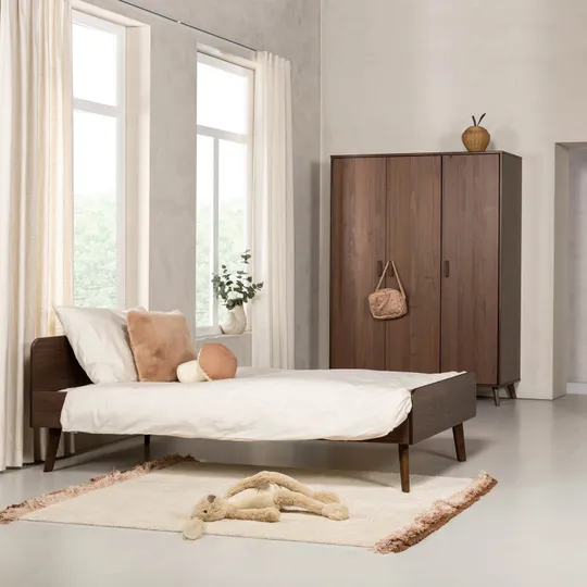 Europe Baby Olivia II Walnuss / Walnuss - Retro | 90 x 200 + 3-türiger Kleiderschrank