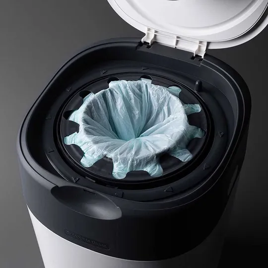 Tommee Tippee Twist & Click Starterpaket Windeleimer + 4 Refills