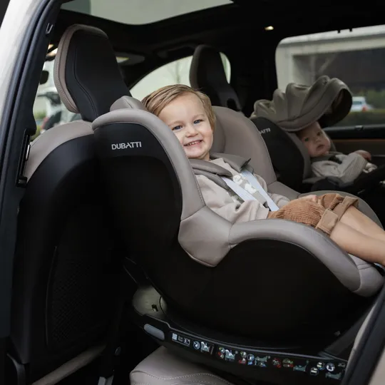 Dubatti by Britax Römer DUALFIX 5Z Kindersitz