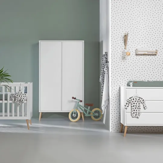 Europe Baby Sterre Babyzimmer Weiß / Natur | Babybett 70 x 140 cm + Kommode + Schrank