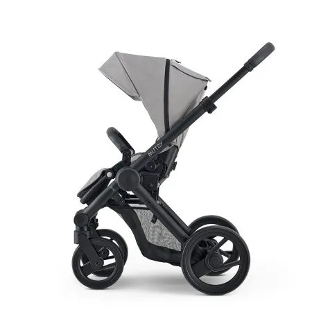 Mutsy Evo Kinderwagen - Black Frame - Pebble Grey / Dark Grey