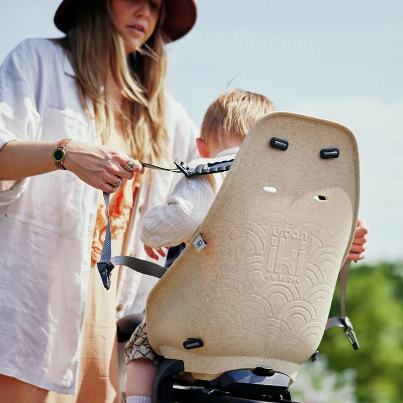 Urban Iki Ta-ke MIK-HD Fahrrad-Rücksitz - Oishi Beige / Bincho Black
