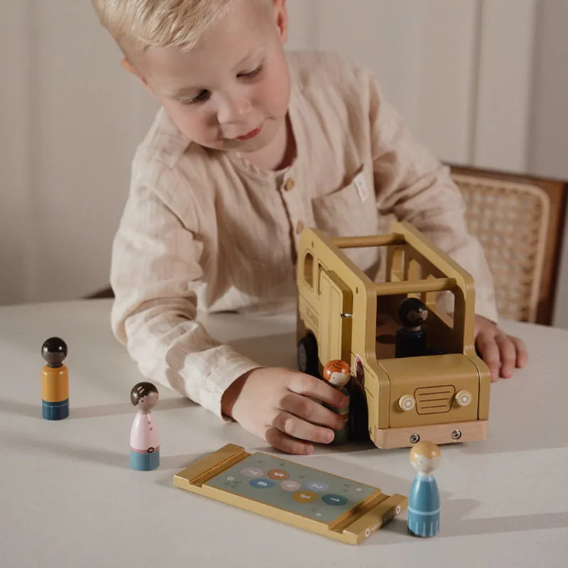 Little Dutch Schulbus Mit Puppen
