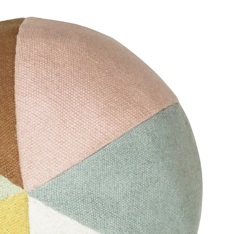 Lorena Canals Spielball