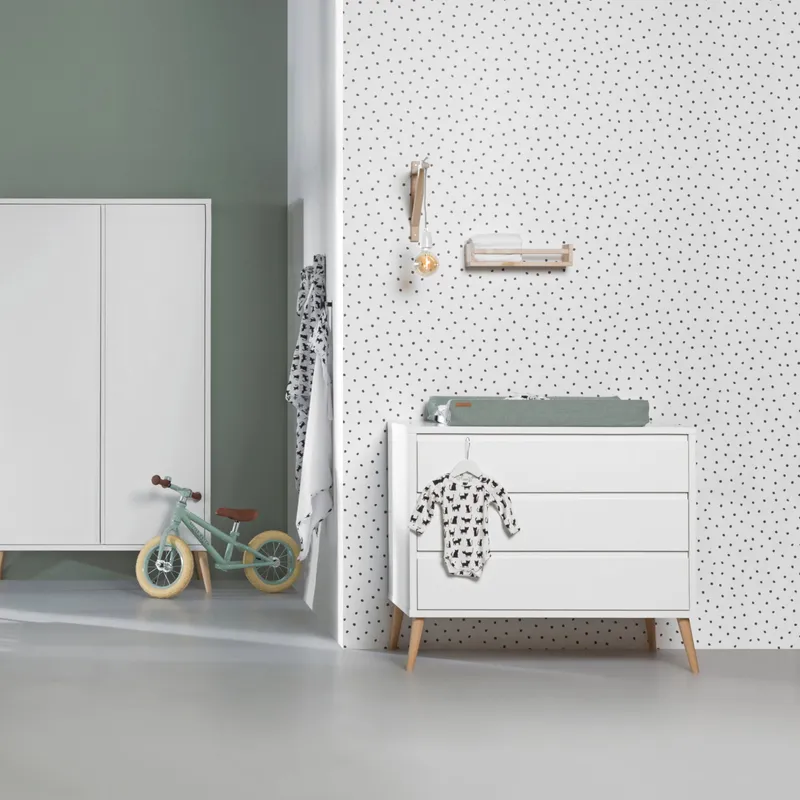 Europe Baby Sterre Babyzimmer Weiß / Natur | Babybett 60 x 120 cm + Kommode
