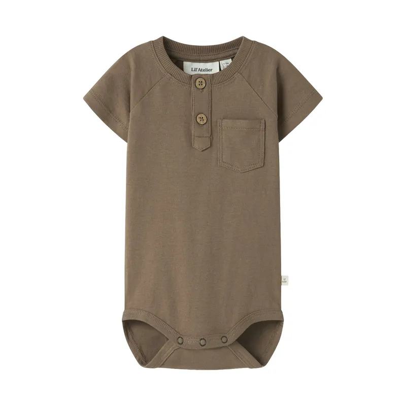 Lil’ Atelier Babybody - Größe 74 - Coca Mocha
