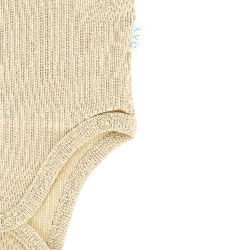 DAY Wickelbody Kurzarm Rib - Gr. 74/80 - Cappuccino