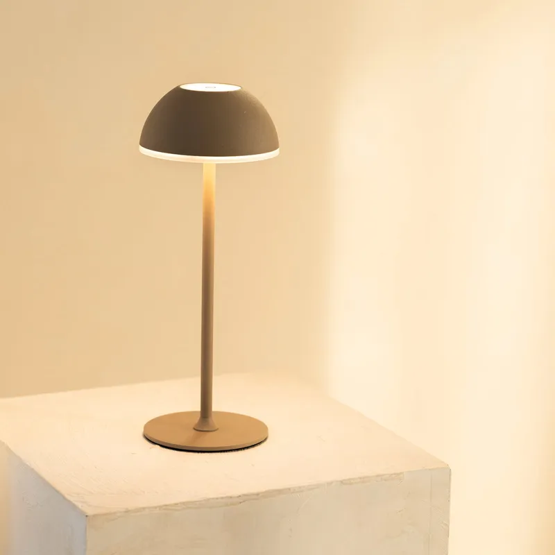 Jens Living LED Tischlampe - Beige