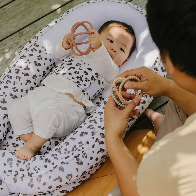 Doomoo Cocoon Leopard Babynestchen - Cream