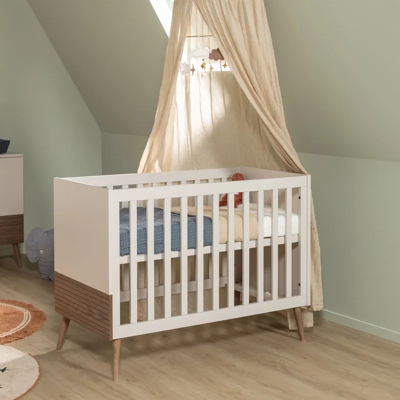 Europe Baby Sev Kinderzimmer Cashmere/Walnuss | Kinderbett 70x140 + Kommode