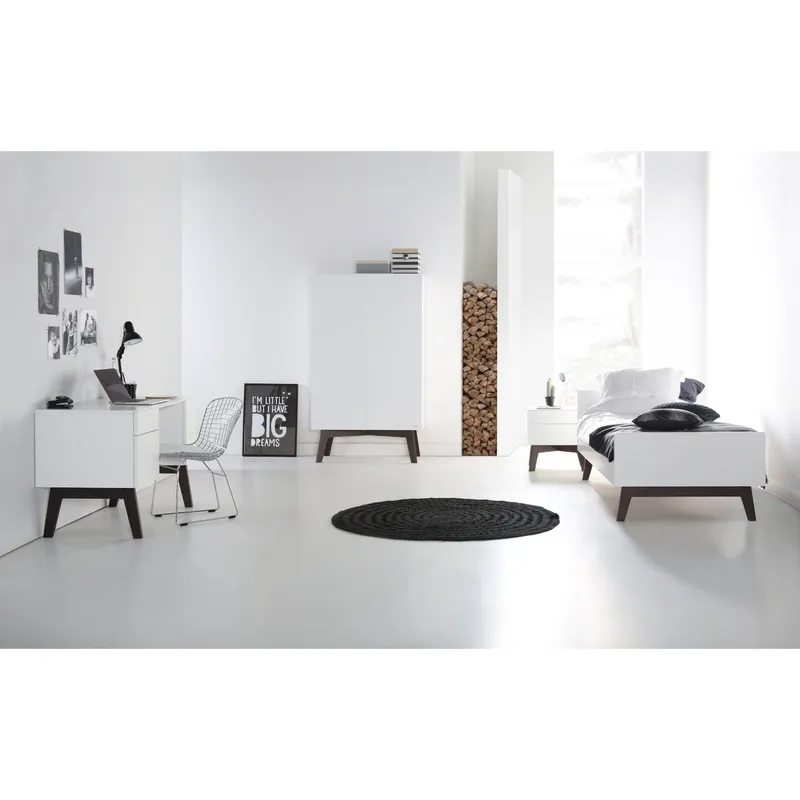 Kinderzimmer Sixties Mattweiß / Walnuss – Bett 90 x 200 cm – Schreibtisch - Schrank 3-Türig