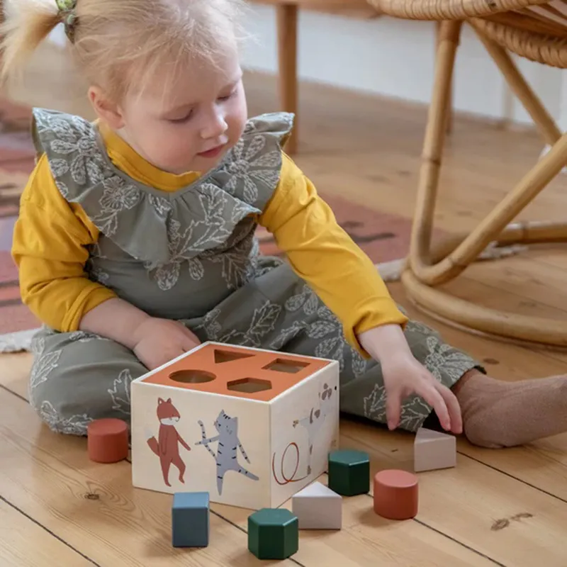Sebra Teeny Toes / Busy Builders Holz Formensteckspiel