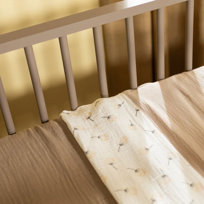 Europe Baby Evy Babybett Chestnut 60 x 120 cm
