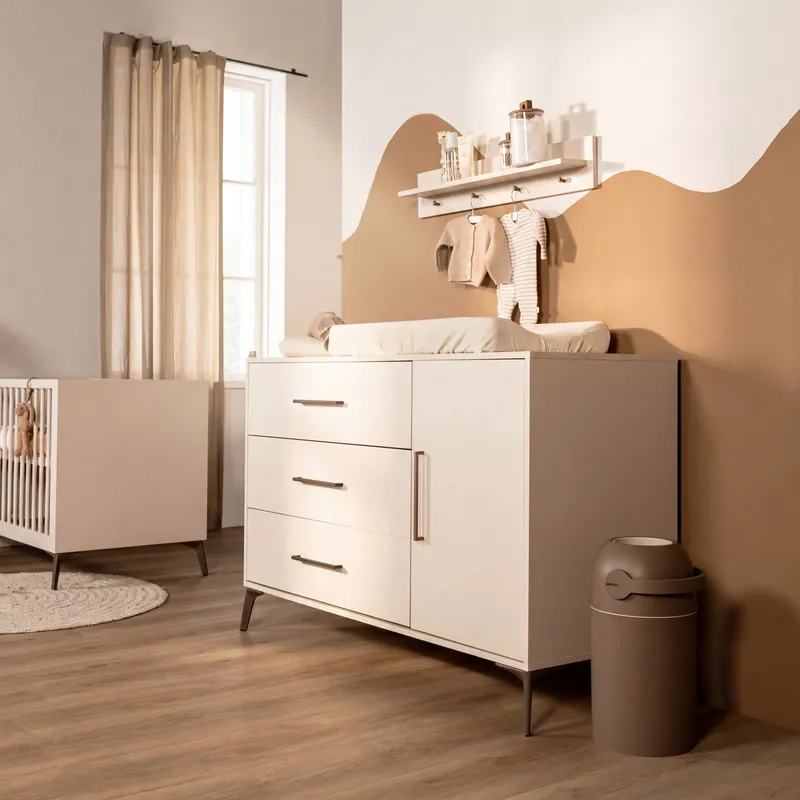 Bopita Nomy Babyzimmer - Dune | Bett 70 x 140 cm + Kommode XL + Schrank 2-Türig