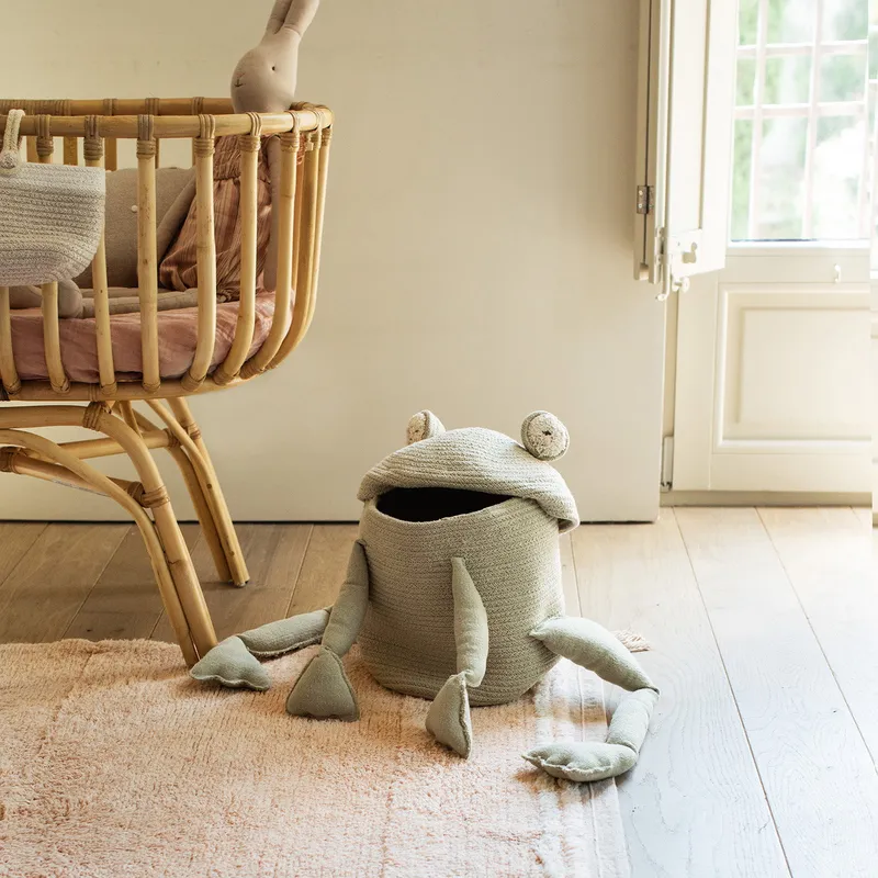 Lorena Canals Fred The Frog