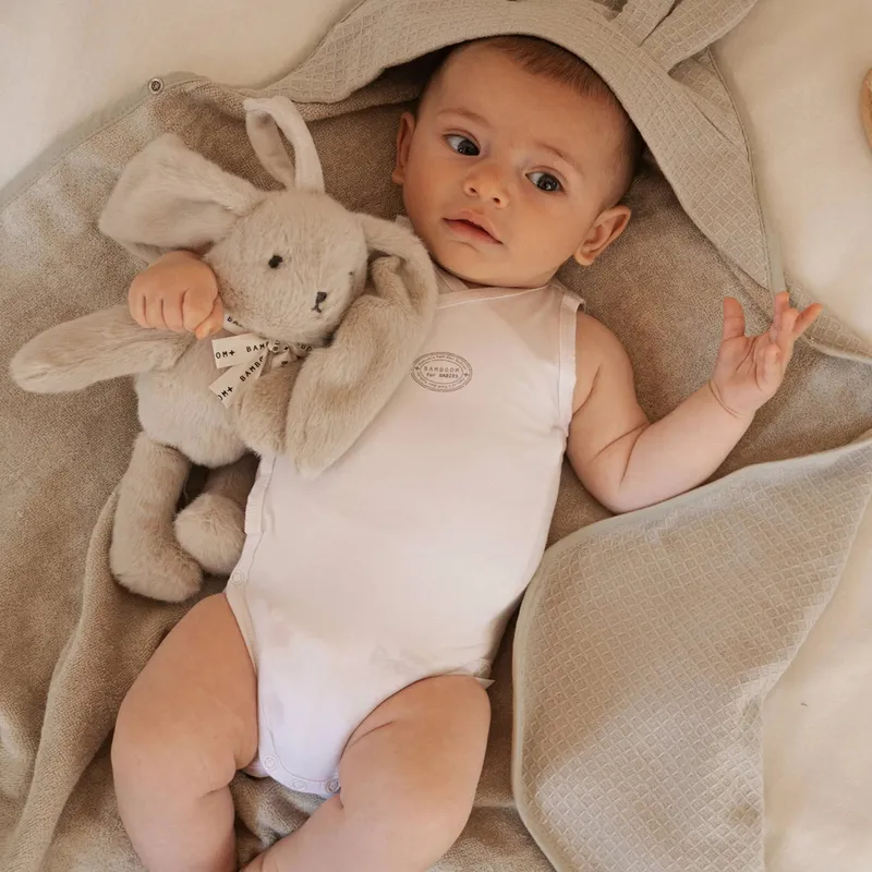 Bamboom Musikspielzeug Hase - Warm Grey