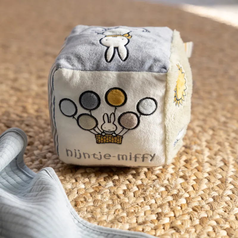 Miffy Fluffy Aktivitätenwürfel - Green