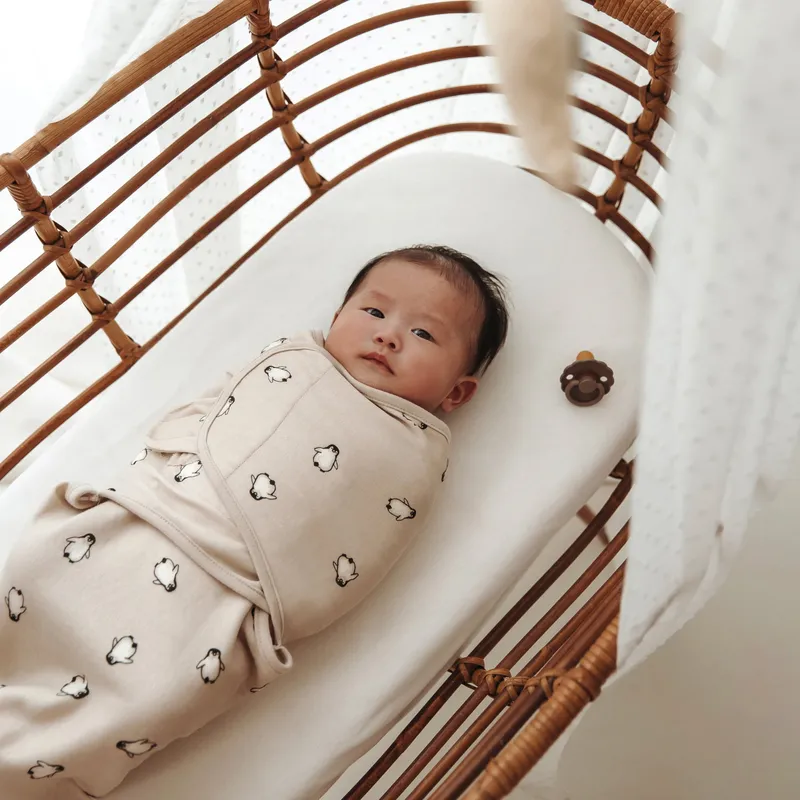 Meyco Penguin Swaddle Pucktuch - 4-6 Monate - Soft Sand