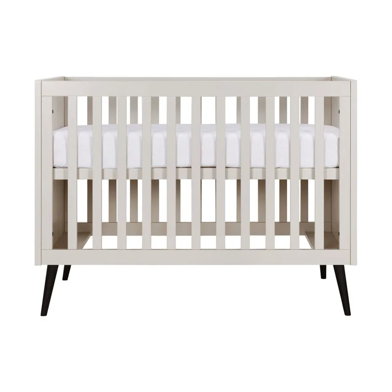 Europe Baby Sterre Babyzimmer Oatmeal / Schwarz | Bett 60 x 120 cm + Kommode