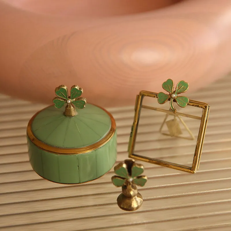 Doing Goods Lucky Clover Frame Mini - Shiny Gold