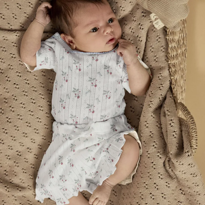 Lil’ Atelier Strawberry Babybody - Größe 62 - Coconut Milk