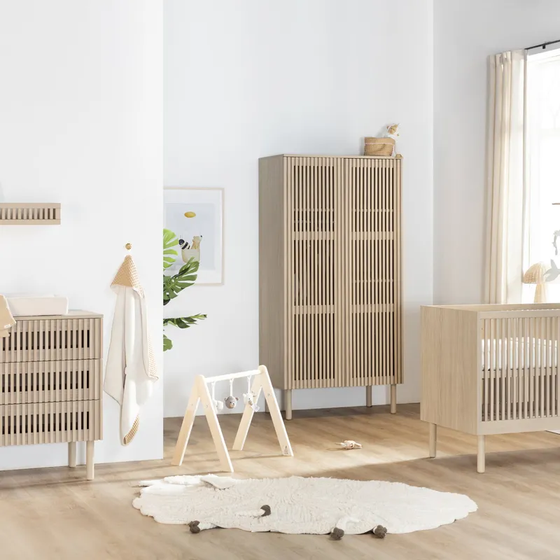 Kidsmill Dai Babyzimmer Eiche | Bett 120 x 60 cm + Kommode