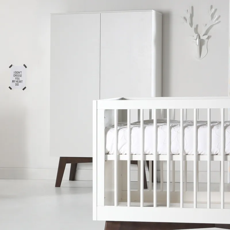 Kidsmill Sixties Kleiderschrank 2-türig Mattweiß / Walnuss