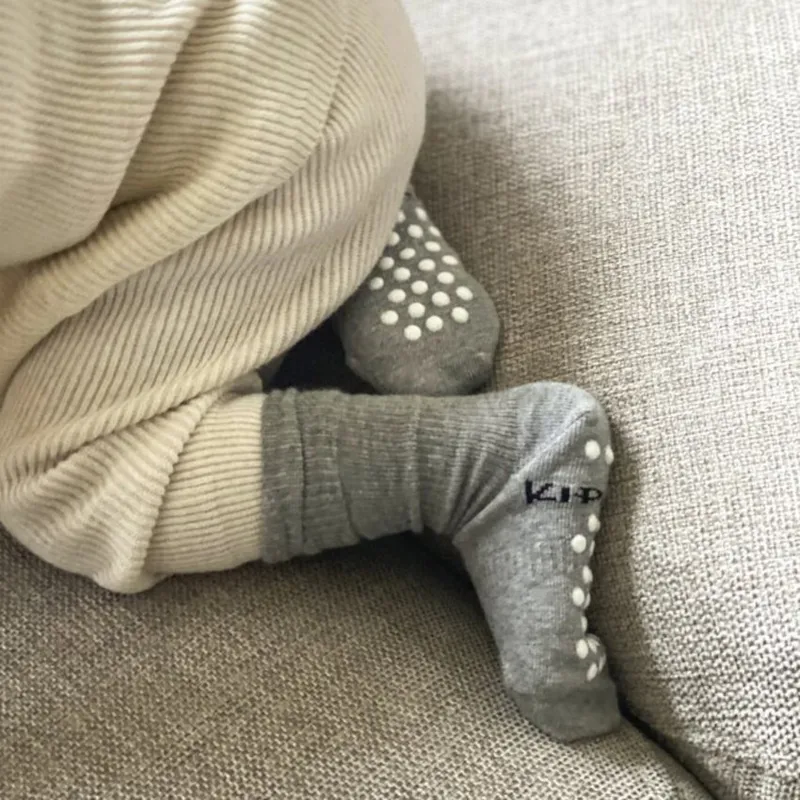 KipKep Anti-Rutsch Bleib-Socken - 12-18 Monate - Grey