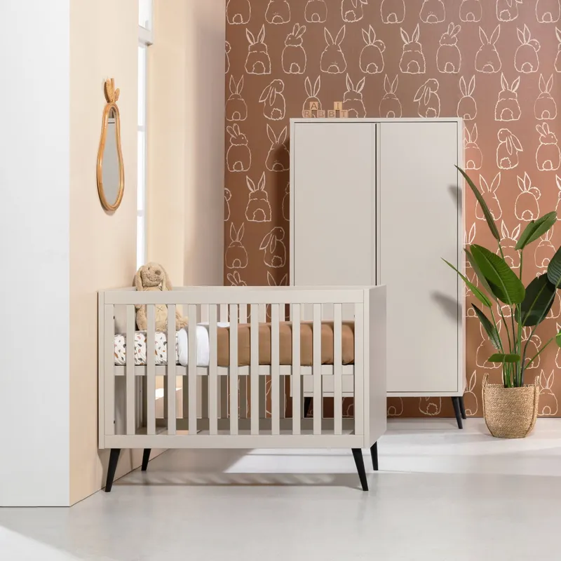 Europe Baby Sterre Babyzimmer Oatmeal / Schwarz | Bett 60 x 120 + Kommode + Schrank 2-türig