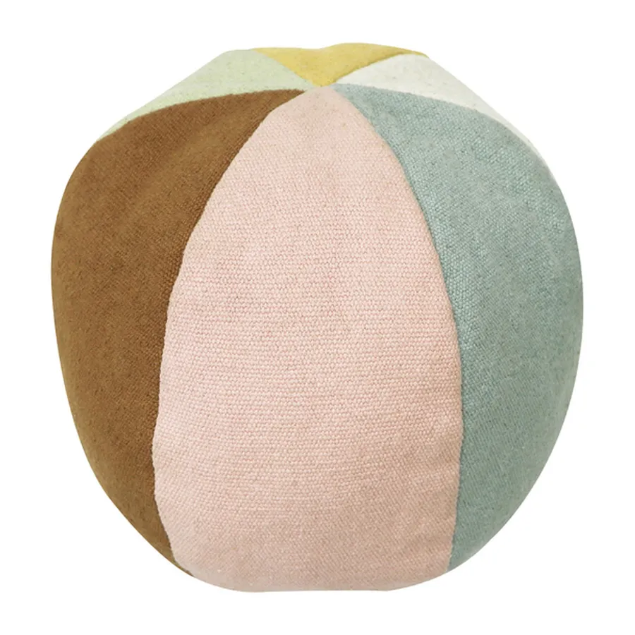 Lorena Canals Spielball