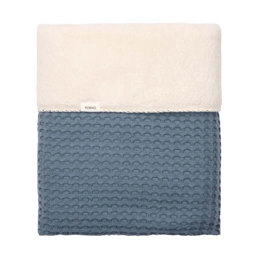 Koeka Oslo Bettdecke - Größe 100 x 150 - Waffel/Teddy - Bluestone